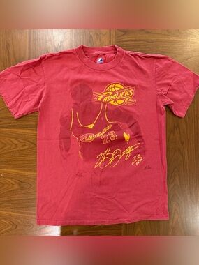 Cleveland Cavaliers Red LeBron James Graphic Tee Size Small